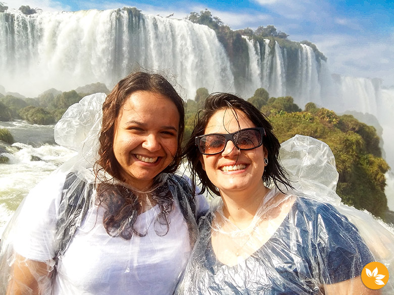 Eloah e Amanda nas Cataratas do Iguaçu - Brasil